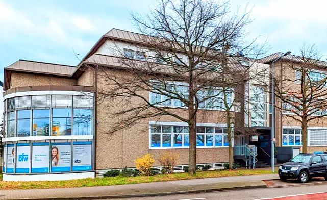 News BB Karlsruhe Interview Arbeitsmarkt braucht Fachkräfte